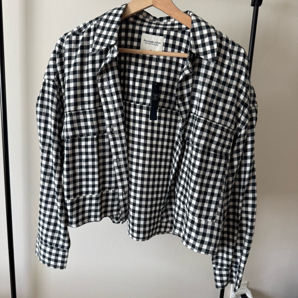 Abercrombie & Fitch B & W Gingham Button-Up Shirt. Soft A&F Collection. XS